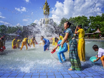 提醒中游客在老挝新年泼水节注意事项